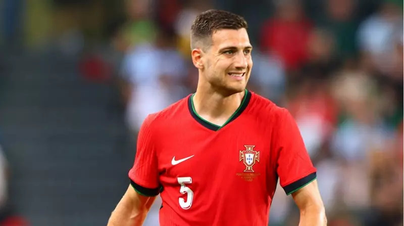 Diogo Dalot trong màu áo ĐTQG Bồ Đào Nha